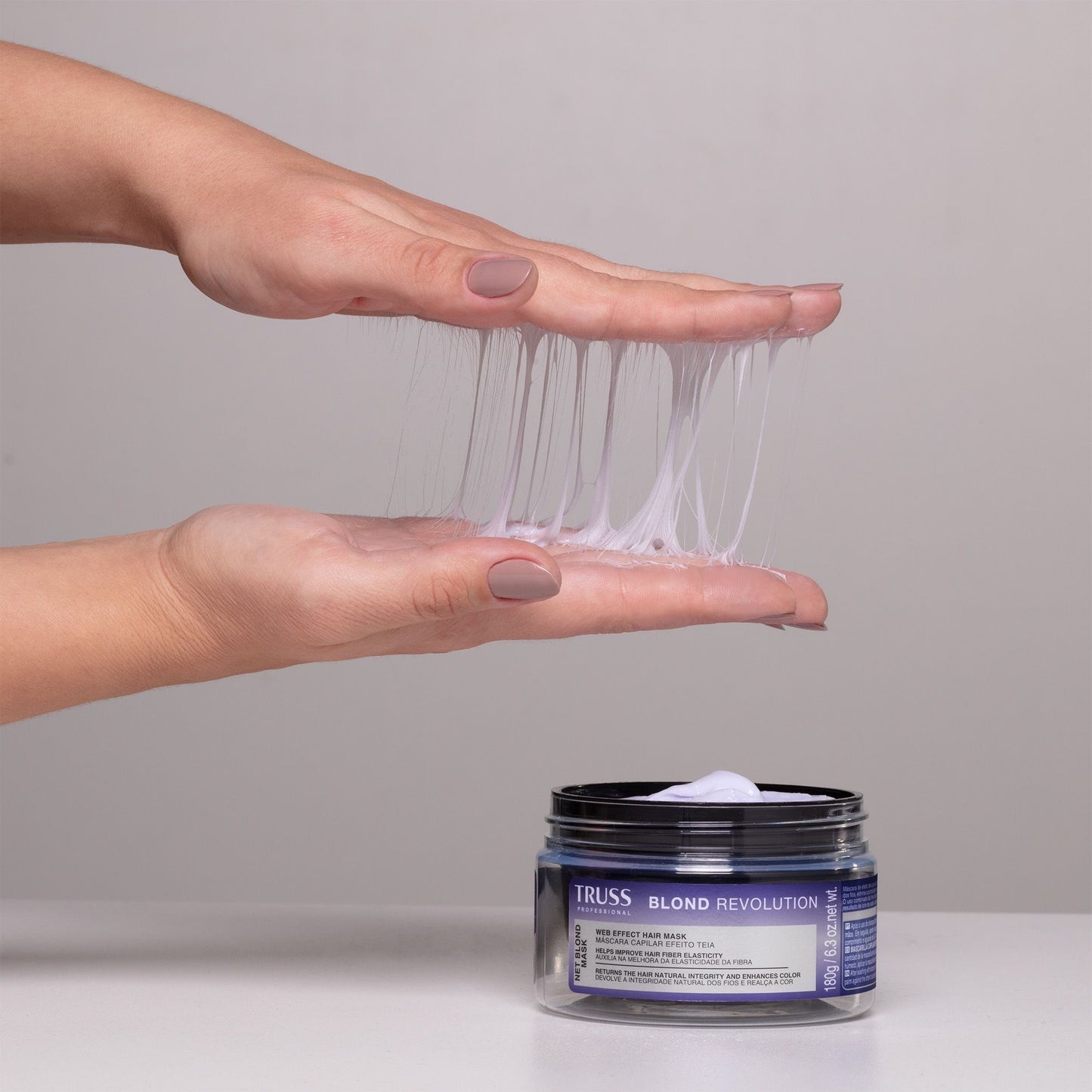 Blond revolution / web effect hair mask